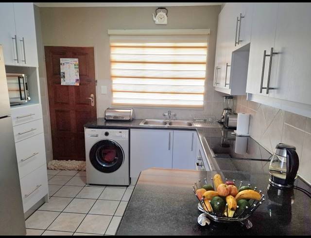 2 BEDROOM SECTIONAL TITLE FOR SALE IN WENTWORTH PARK